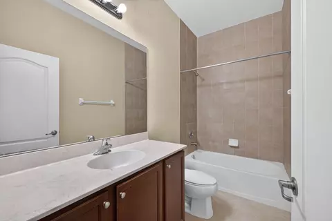 Bath - 4277 SW Pine Cove Ct, Stuart, FL 34997 photo 3 of 3