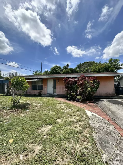 5612 Souchak Dr, West Palm Beach, FL 33413