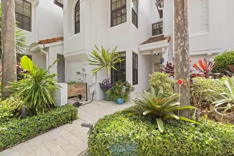2359 Treasure Isle Dr #33, Palm Beach Gardens, FL 33410