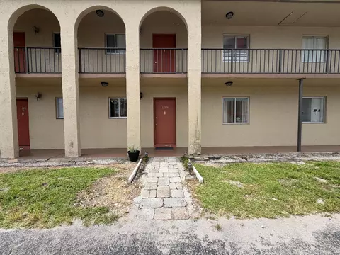 6112 Forest Hill Blvd #109, West Palm Beach, FL 33415