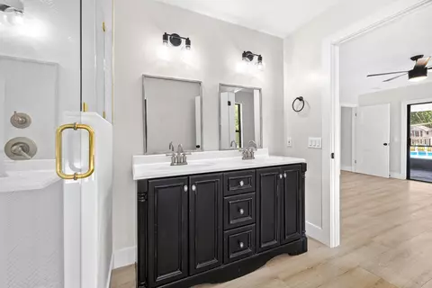 Bath - 10548 154th Rd N, Jupiter, FL 33478 photo 3 of 6