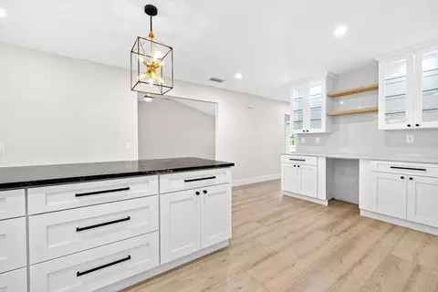 Kitchen - 10548 154th Rd N, Jupiter, FL 33478 photo 4 of 4