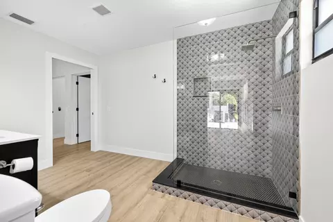 Bath - 10548 154th Rd N, Jupiter, FL 33478 photo 5 of 6