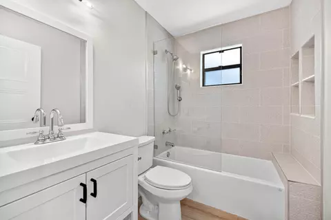 Bath - 10548 154th Rd N, Jupiter, FL 33478 photo 4 of 6