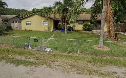 6663 Rigger Rd, Lake Worth, FL 33462