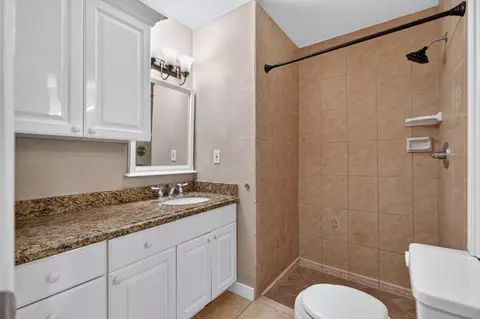 Bath - 166 Raintree, Jupiter, FL 33458 photo 2 of 2