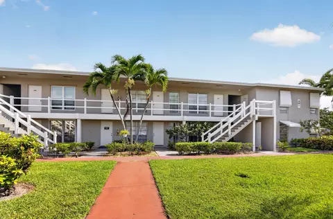 309 Circle Dr S, Boynton Beach, FL 33435