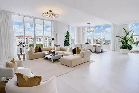 220 SE Mizner Blvd #904, Boca Raton, FL 33432