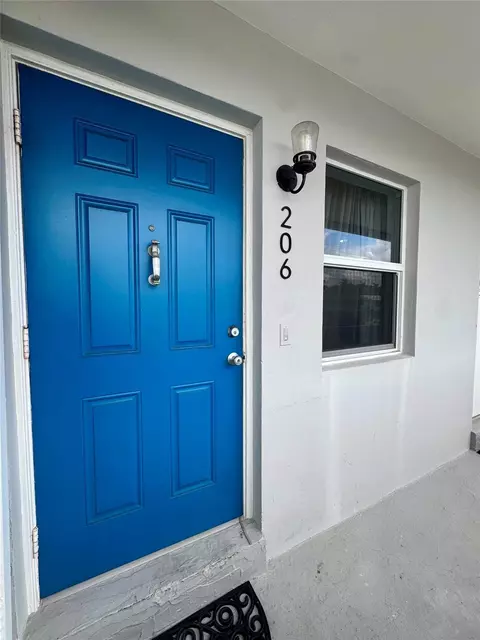 2801 NE 33rd Ct #206, Fort Lauderdale, FL 33306