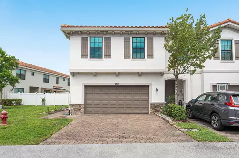 1011 Willow Pl, Riviera Beach, FL 33410