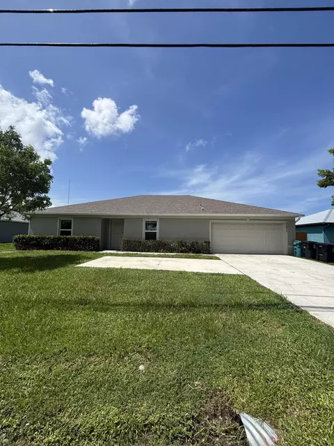 2231 SE Mariposa Ave, Port Saint Lucie, FL 34952
