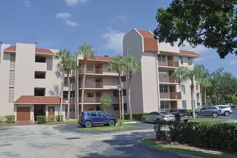 1900 Sabal Palm Dr #106, Davie, FL 33324