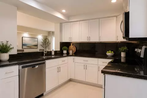 1900 Sabal Palm Dr #106, Davie, FL 33324