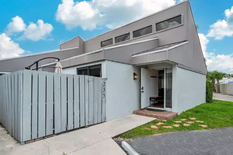 235 NW 15th St, Boca Raton, FL 33432