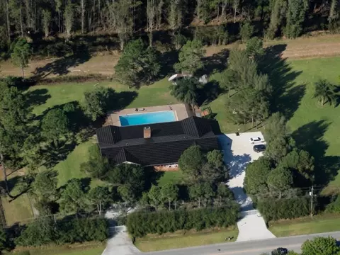 14369 69th Dr N, Palm Beach Gardens, FL 33418