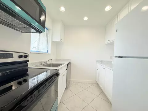 6106 Forest Hill Blvd #204, West Palm Beach, FL 33415