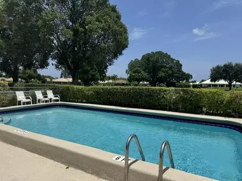 Exterior - 340 Orange Tree Dr #5, Atlantis, FL 33462 photo 4 of 4