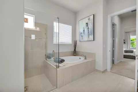 Bath - 735 SW Pennfield Ter, Stuart, FL 34997 photo 3 of 5