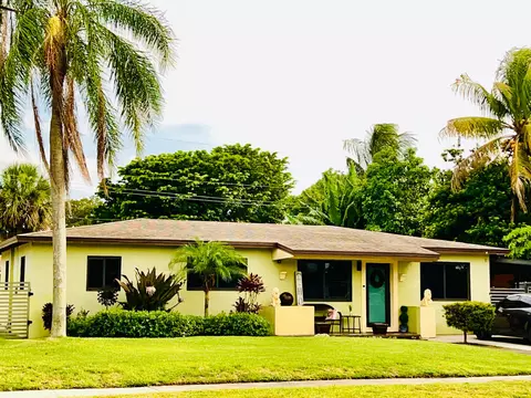 3020 NW 173rd Ter, Miami Gardens, FL 33056