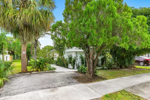 107 SW 4th Ave, Delray Beach, FL 33444