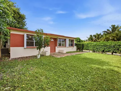 4626 Schall Rd, West Palm Beach, FL 33409