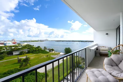 5600 N Flagler Dr #1207, West Palm Beach, FL 33407