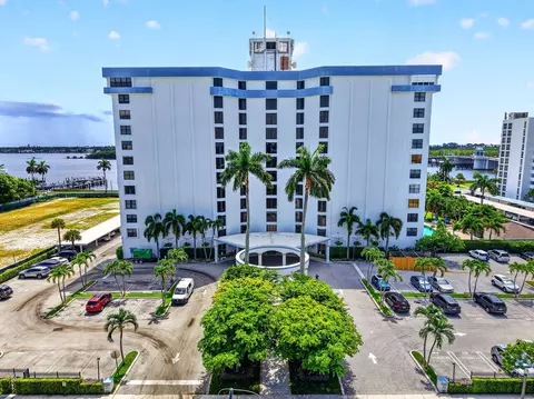 3800 Washington Rd #708, West Palm Beach, FL 33405