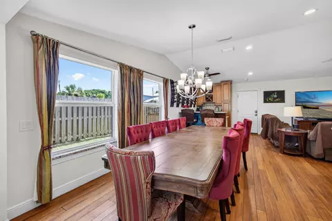 Dining - 5673 SE Inez Ave, Stuart, FL 34997 photo 6 of 8