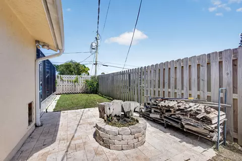 Exterior - 5673 SE Inez Ave, Stuart, FL 34997 photo 11 of 11