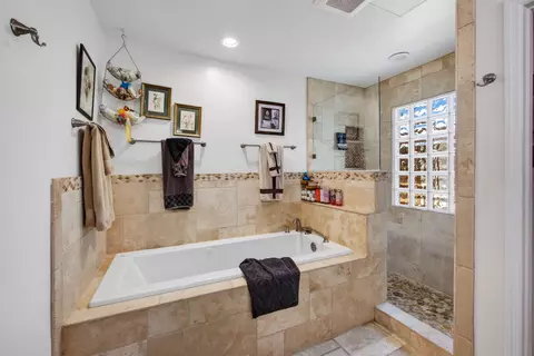 Bath - 5673 SE Inez Ave, Stuart, FL 34997 photo 1 of 3