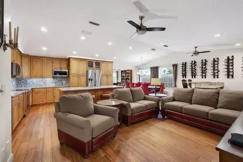 Living - 5673 SE Inez Ave, Stuart, FL 34997 photo 2 of 2