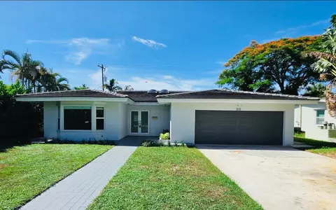 2648 NE 9th St, Pompano Beach, FL 33062