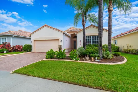 352 Springview Loop, Port Saint Lucie, FL 34986