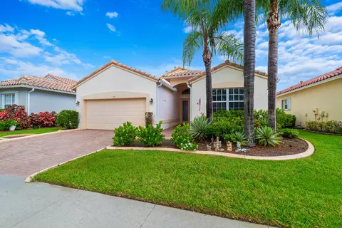 352 Springview Loop, Port Saint Lucie, FL 34986