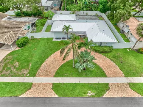 683 SW 2nd St, Boca Raton, FL 33486