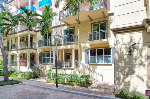 2601 NE 14th Ave #115, Wilton Manors, FL 33334