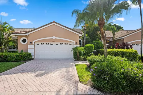 4521 Carlton Golf Dr, Lake Worth, FL 33449