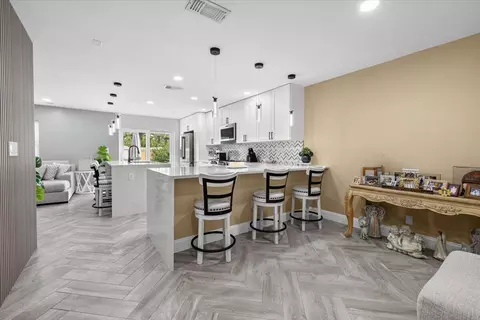 3367 Commodore Ct, West Palm Beach, FL 33411