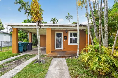 14621 Lincoln Blvd, Miami, FL 33176