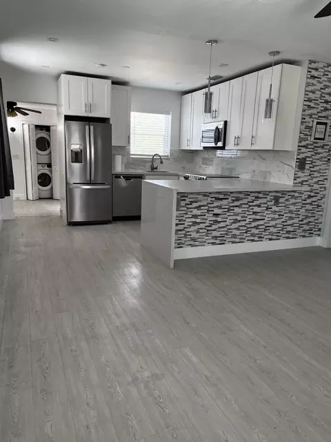 135 SE 5th Ave, Boynton Beach, FL 33435