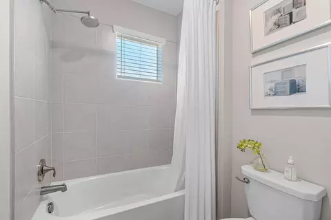 Bath - 1091 Verde Ct, Lighthouse Point, FL 33064 photo 4 of 8