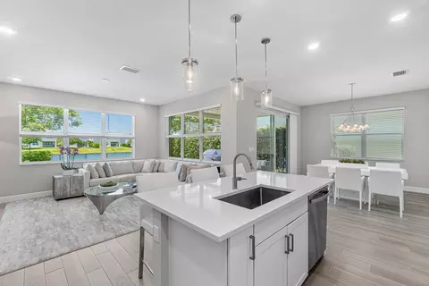 Kitchen - 1091 Verde Ct, Lighthouse Point, FL 33064 photo 3 of 5