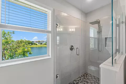 Bath - 1091 Verde Ct, Lighthouse Point, FL 33064 photo 8 of 8