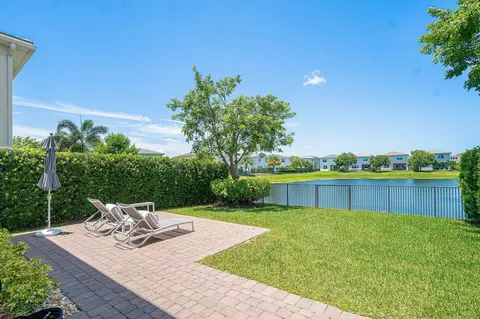 Exterior - 1091 Verde Ct, Lighthouse Point, FL 33064 photo 3 of 9