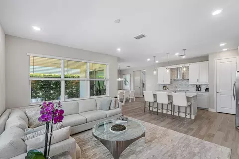 Living - 1091 Verde Ct, Lighthouse Point, FL 33064 photo 4 of 4