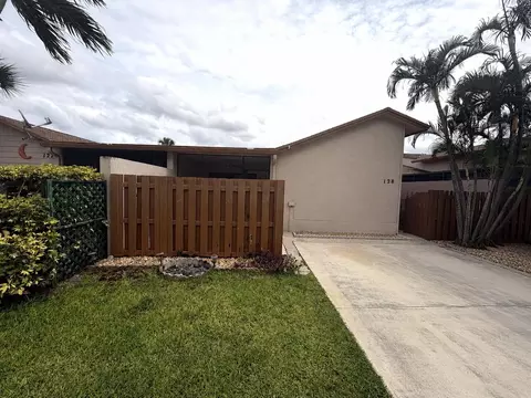 2400 SW 19th Ave #128, Boynton Beach, FL 33426