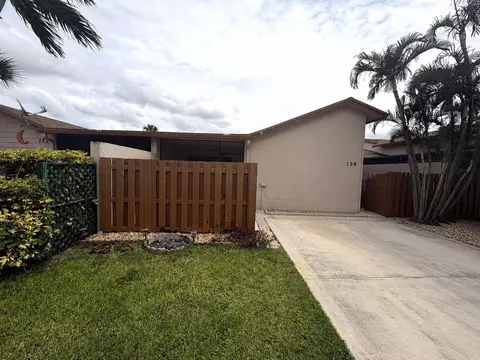 2400 SW 19th Ave #128, Boynton Beach, FL 33426