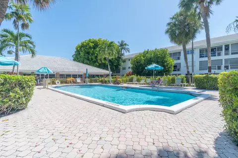 Exterior - 2050 NE 39th St #211E, Lighthouse Point, FL 33064 photo 3 of 8