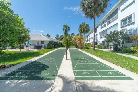 Exterior - 2050 NE 39th St #211E, Lighthouse Point, FL 33064 photo 8 of 8