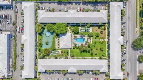 View/Area - 2050 NE 39th St #211E, Lighthouse Point, FL 33064 photo 1 of 5